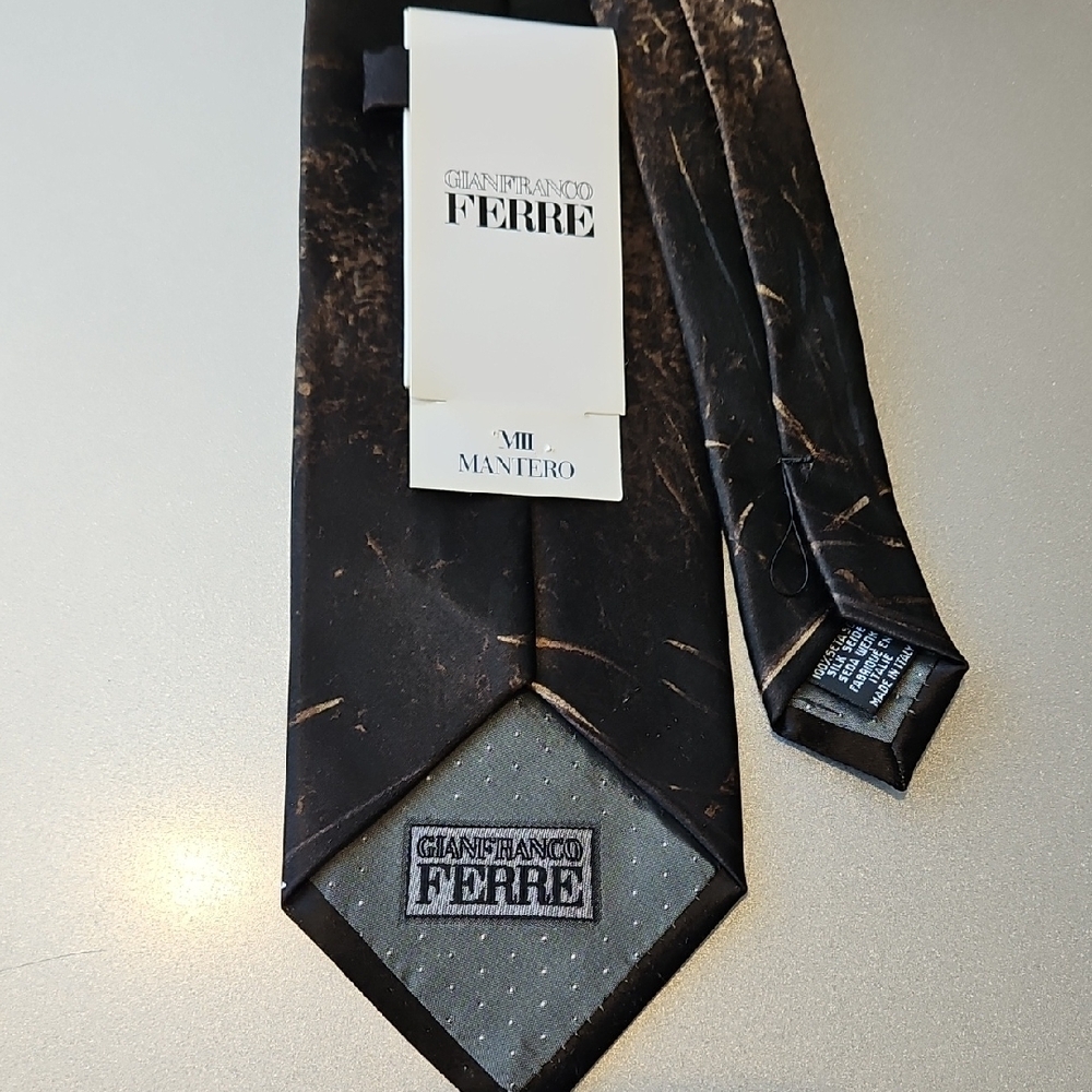 Sophisticated Black and Brown Men's Tie - Picture 2 of 4